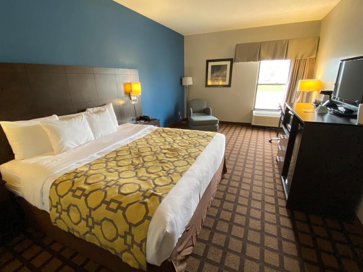 King Room - Non-Smoking at Baymont by Wyndham Morton