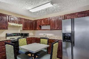 Room #5749651 at La Quinta Inn & Suites by Wyndham Norwich-Plainfield-Casino