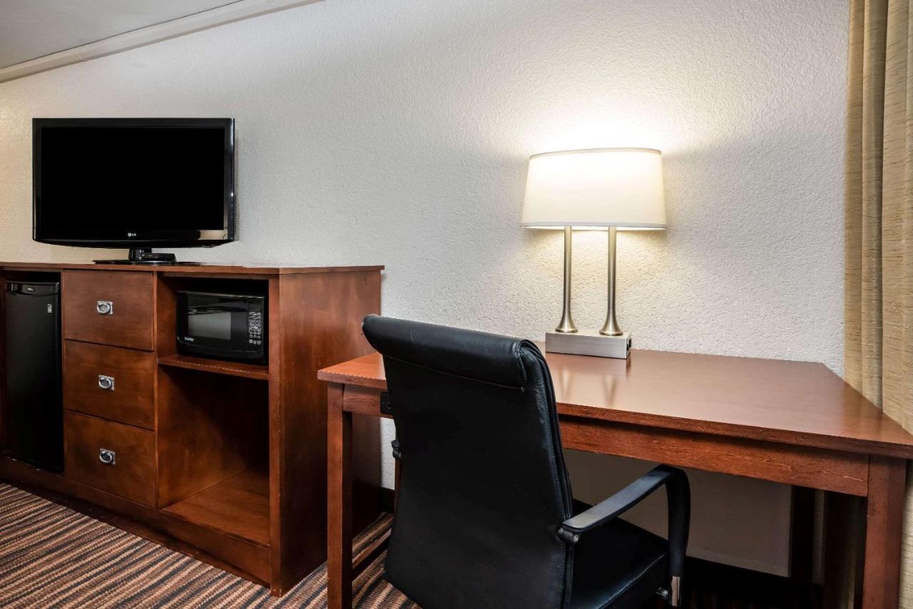 Executive King Room at La Quinta Inn by Wyndham Bend