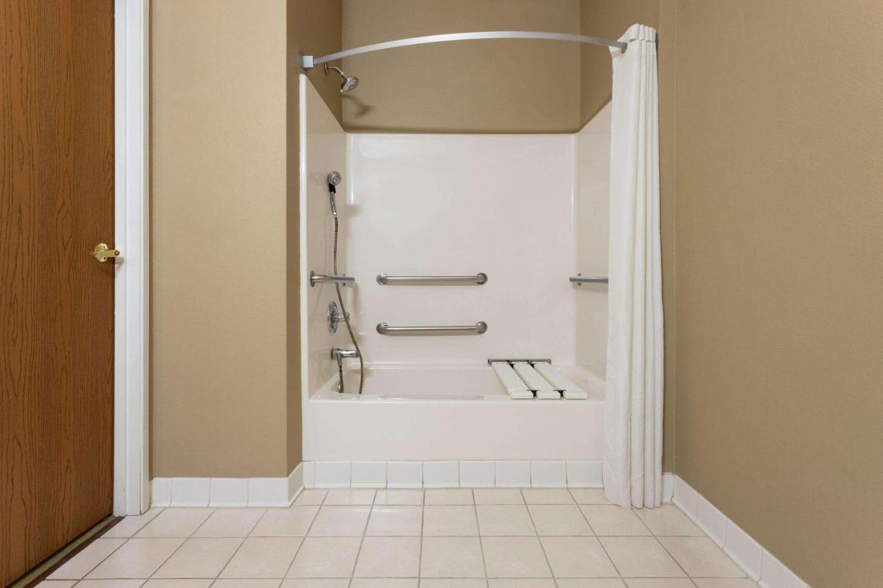 Deluxe Double Room with Two Double Beds - Disability Access - Non-Smoking at Super 8 by Wyndham Goshen