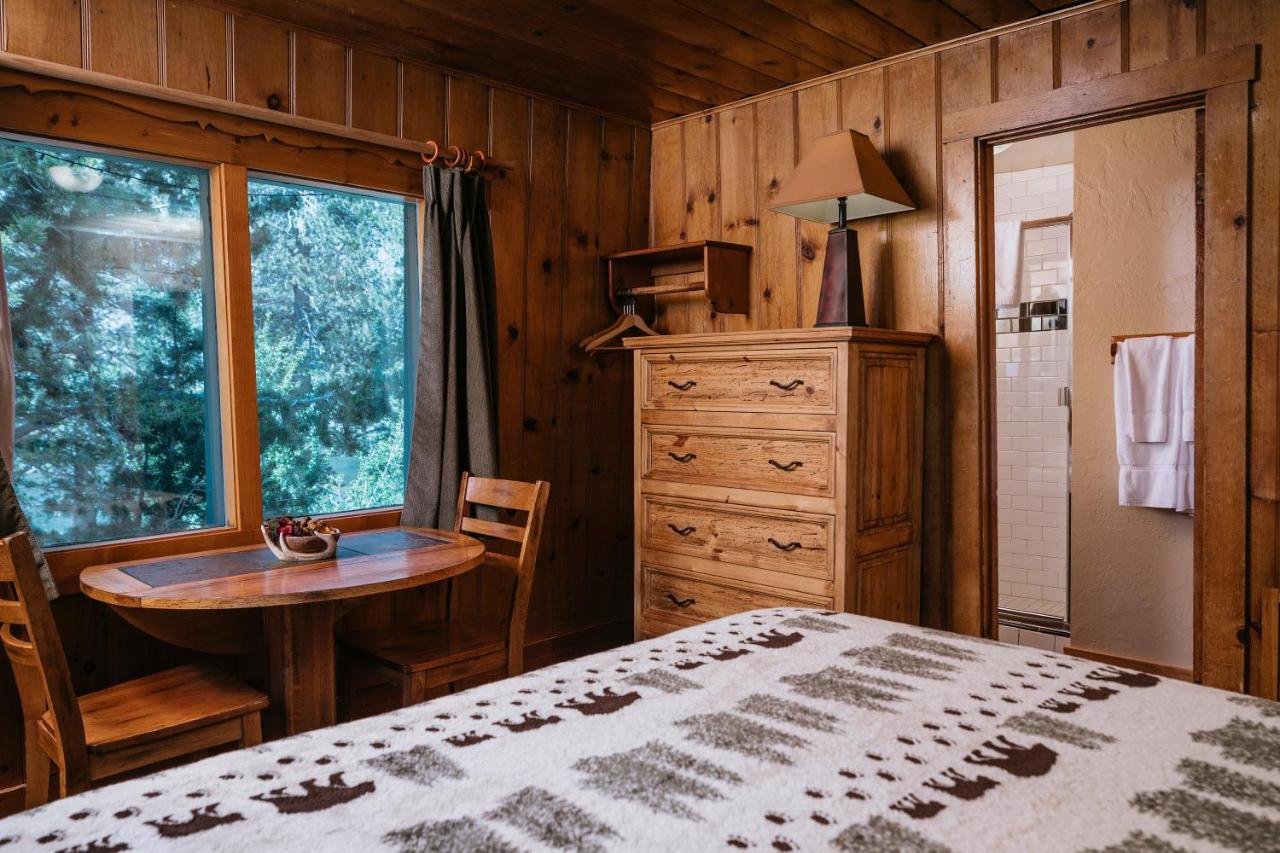 Lodge Room with Private Bath (No Pets) at Tamarack Lodge and Resort