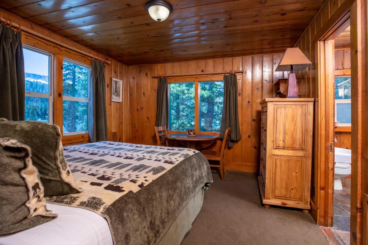 Lodge Room with Private Bath (No Pets) at Tamarack Lodge and Resort