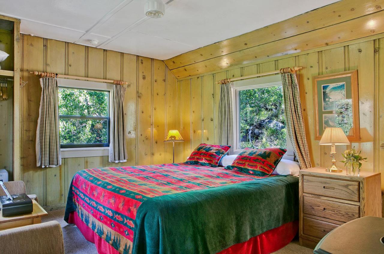 Historic Studio Cabin at Tamarack Lodge and Resort