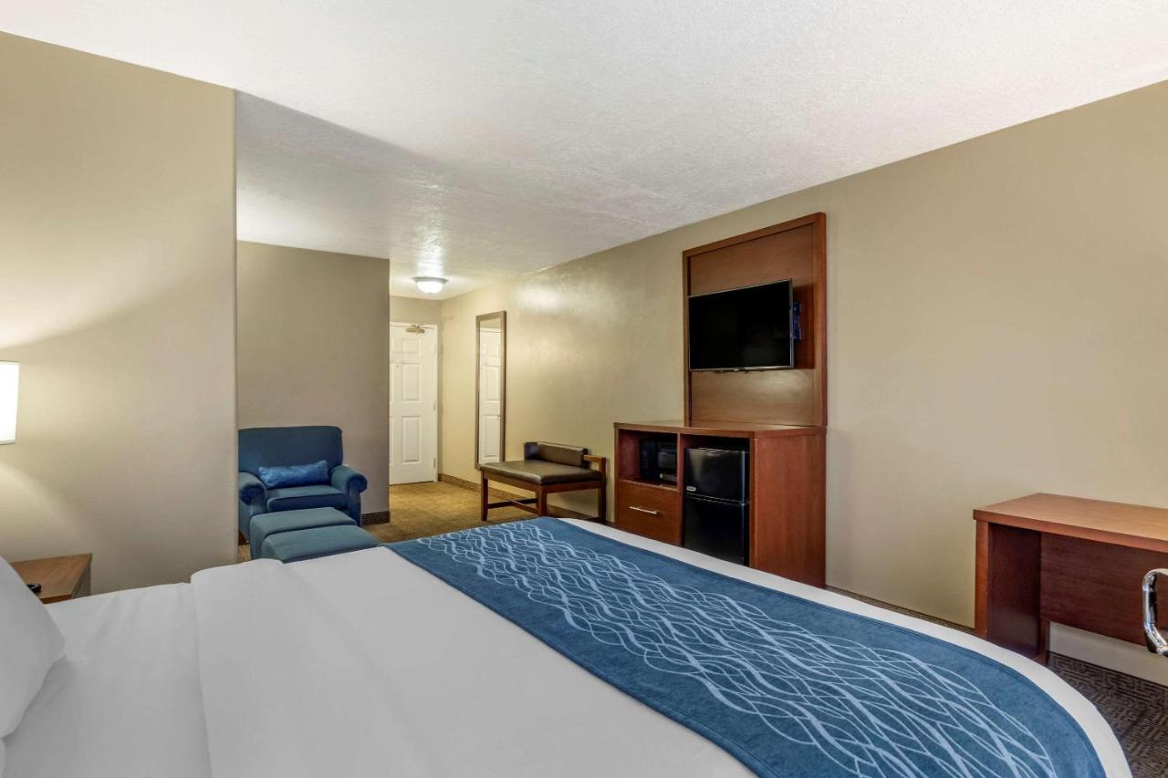 King Suite - Accessible/Non-Smoking at Comfort Inn Saint George North