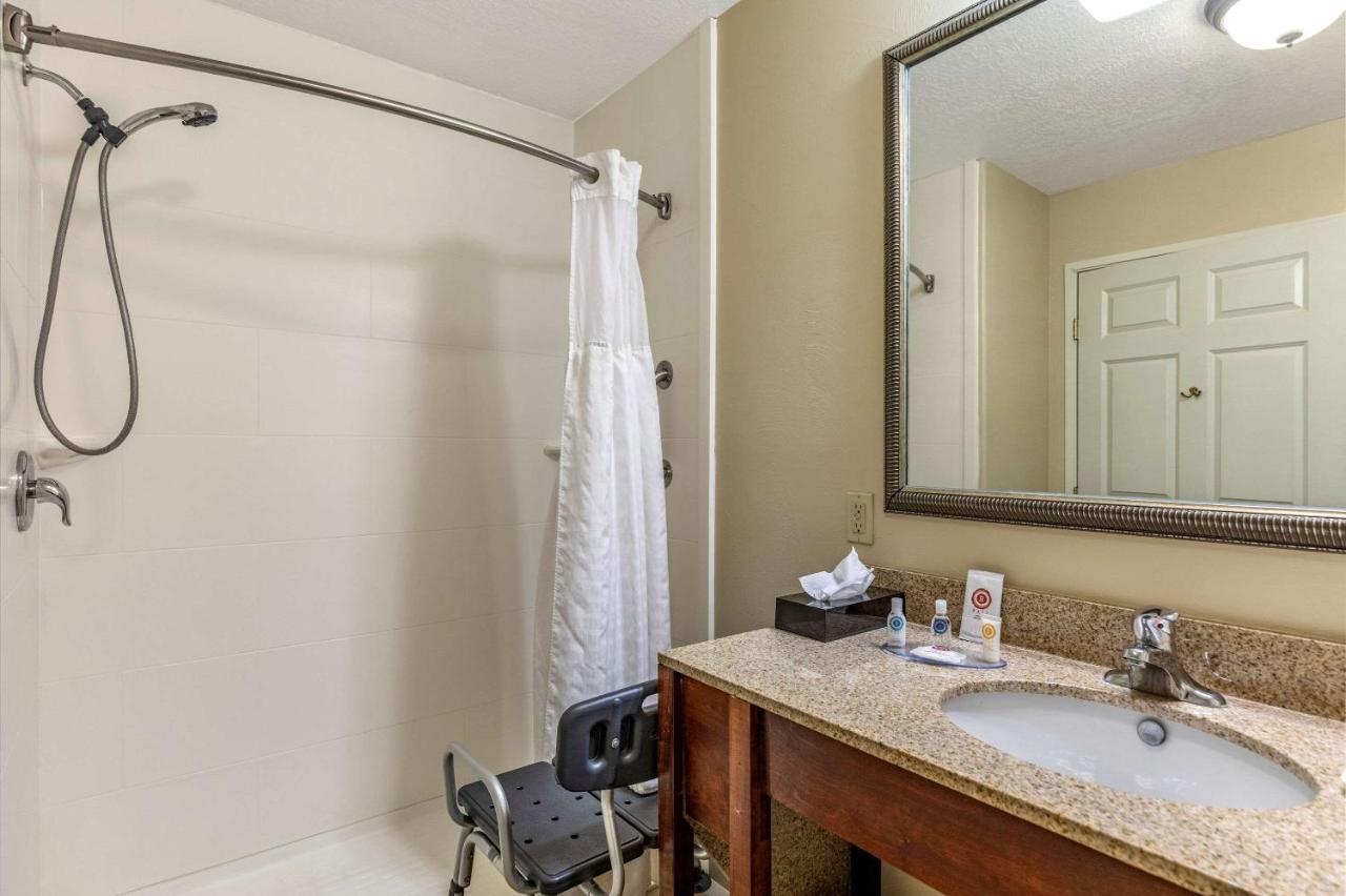 King Suite - Accessible/Non-Smoking at Comfort Inn Saint George North