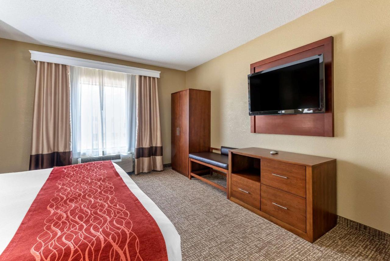 King Suite - Disability Access/Non-Smoking at Comfort Inn & Suites El Dorado