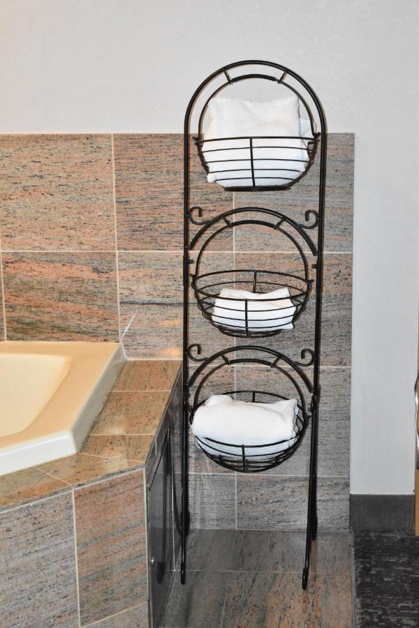 King Studio Suite with Whirlpool - Non-Smoking at Country Inn & Suites by Radisson, Hagerstown, MD