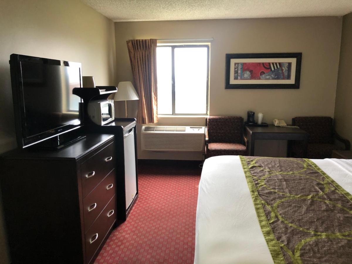 King Room - Non-Smoking at The Inn & Suites SW Omaha