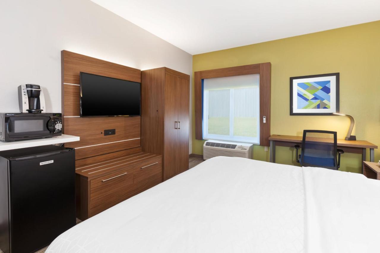 King Room - Disability Access at Holiday Inn Express & Suites Three Rivers, an IHG Hotel
