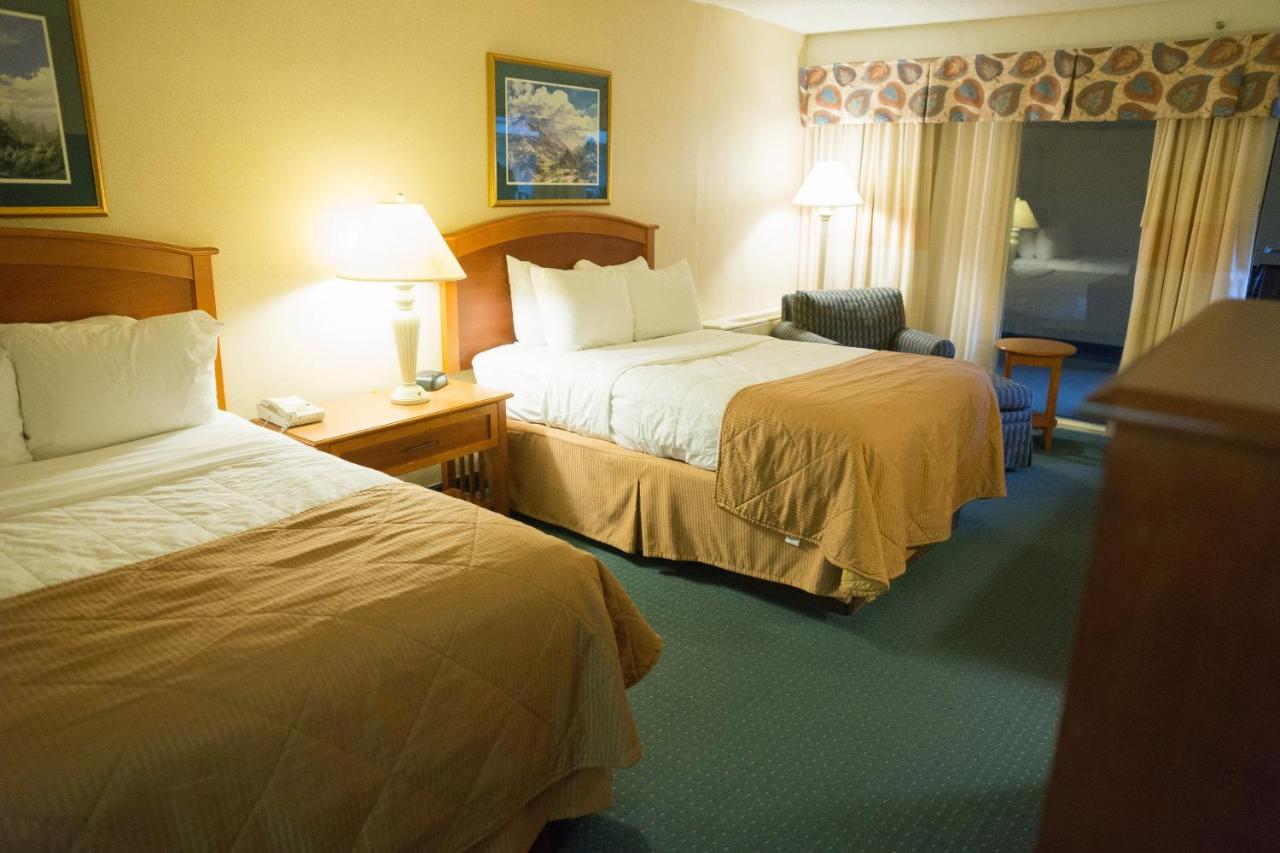 Standard Double Room with Two Double Beds - Non-Smoking at Clarion Inn Cedar Falls