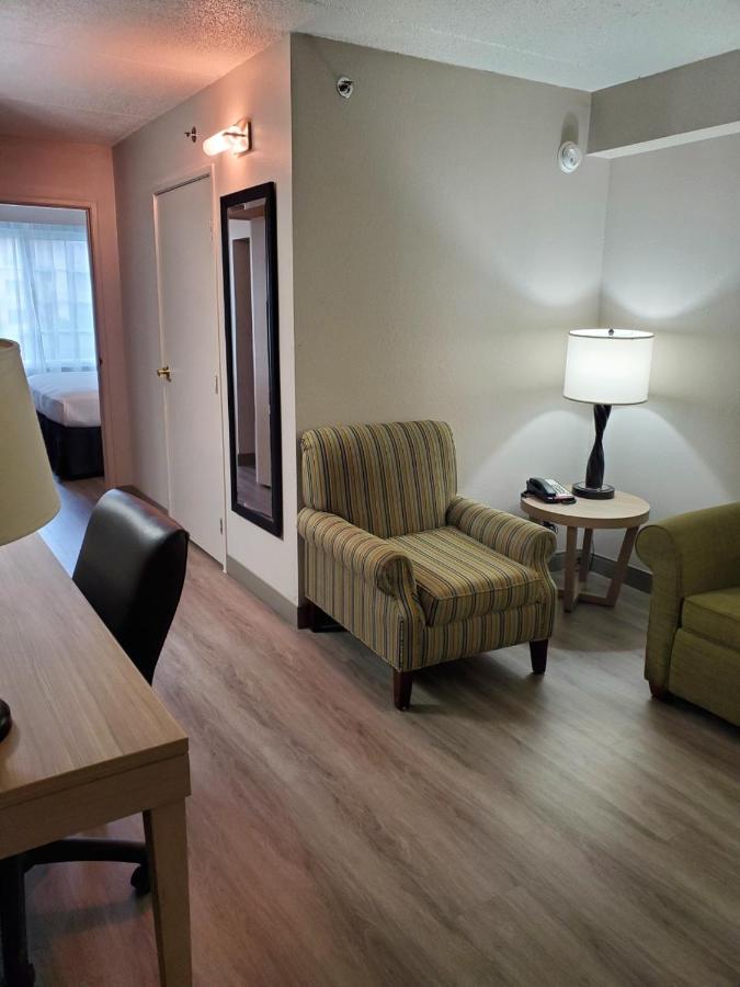 One-Bedroom King Suite - Non-Smoking at Country Inn & Suites by Radisson, Buford at Mall of Georgia, GA