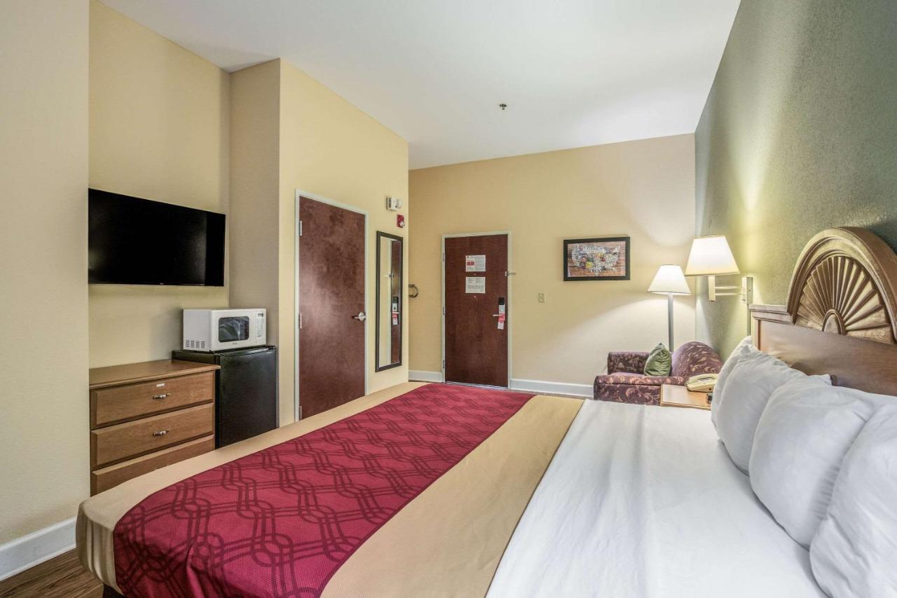 King Room - Disability Access at Econo Lodge Valdosta Mall Area