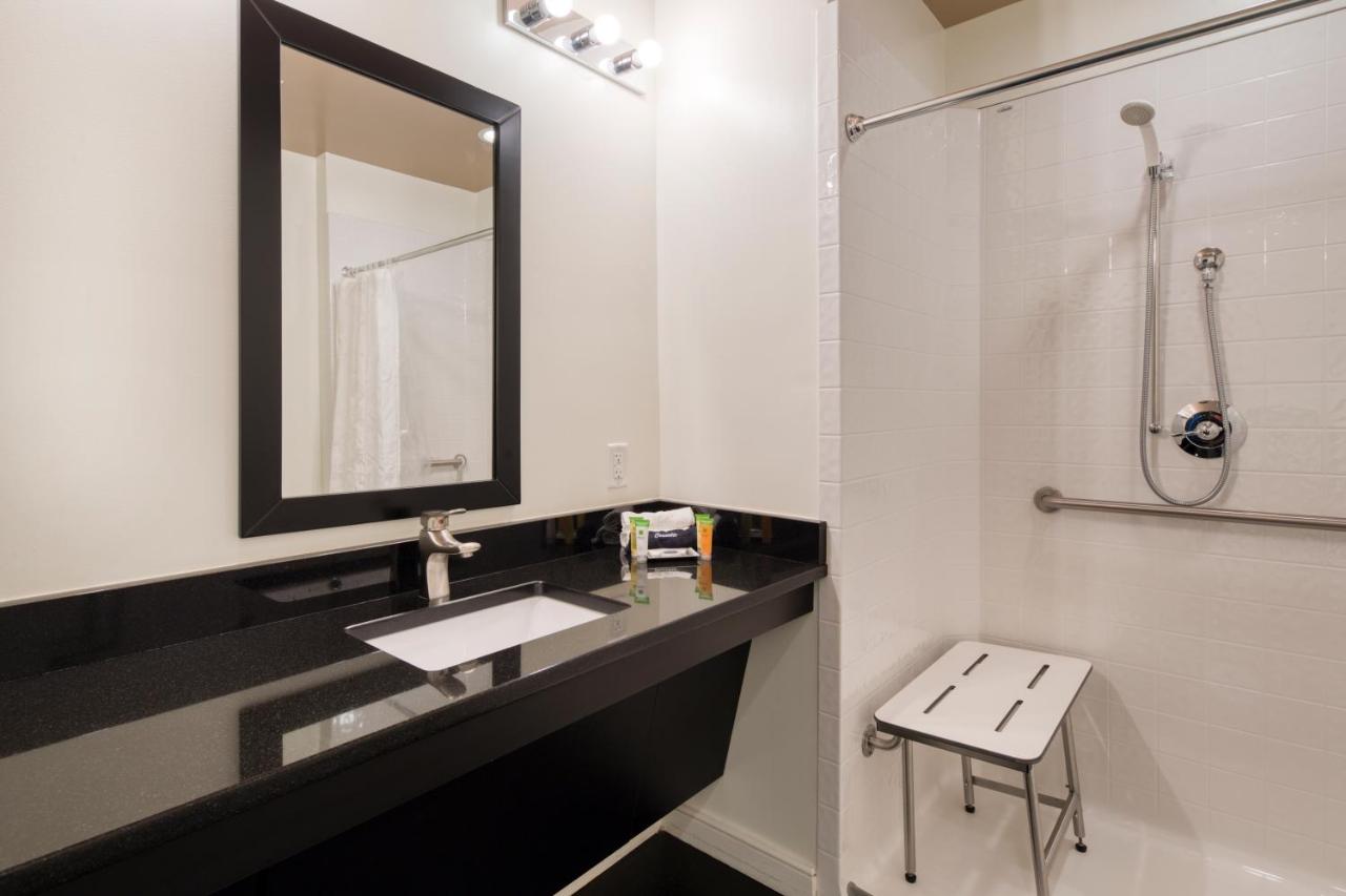 Double Room - Disability Access at The Mayton