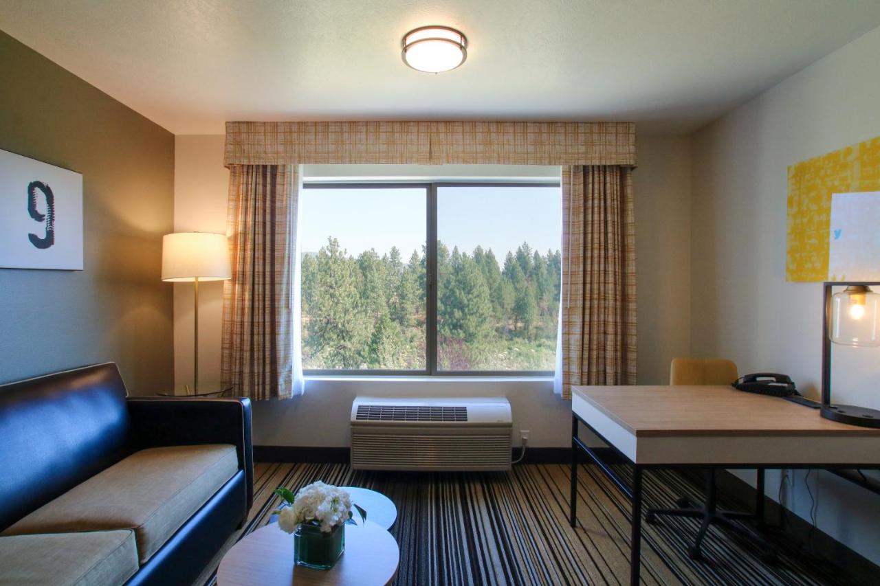 River View King Suite at Oxford Suites Spokane Valley