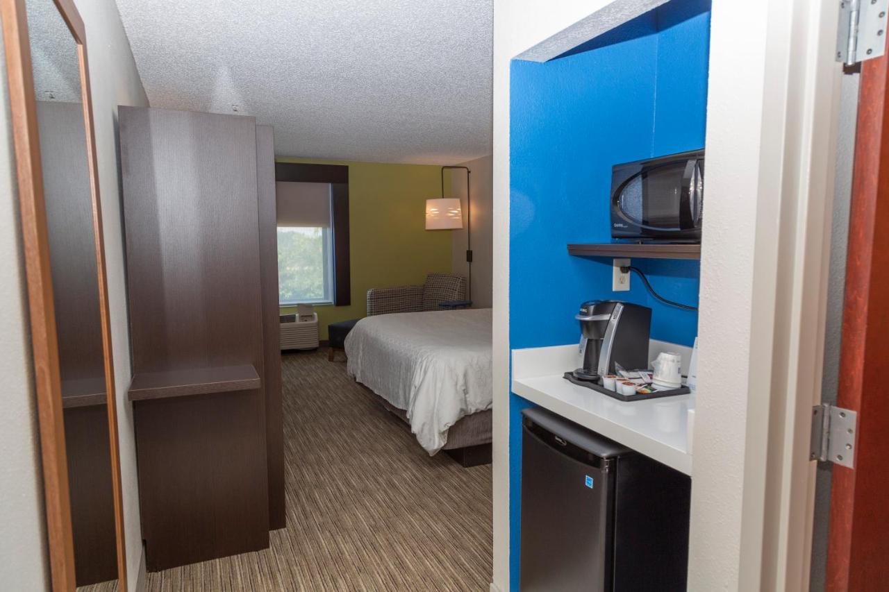 King Room - Non-Smoking at Holiday Inn Express Clayton by IHG