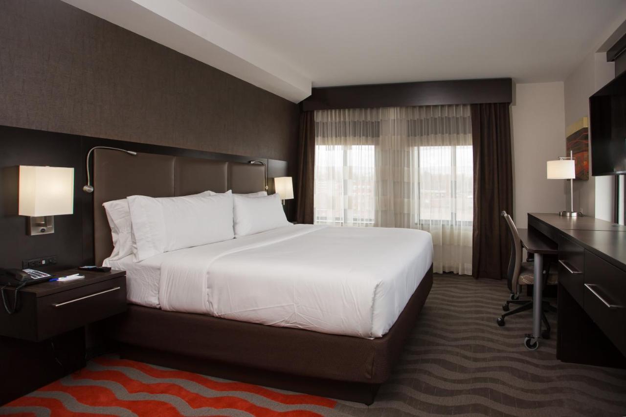 King Leisure Room - Non-Smoking at Holiday Inn Express Springfield Downtown, an IHG Hotel