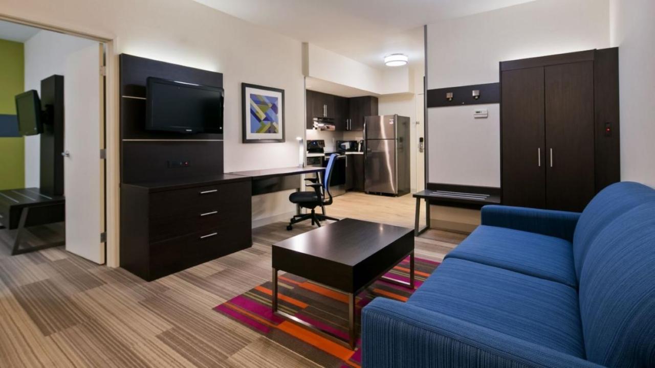  | Holiday Inn Express & Suites Everett
