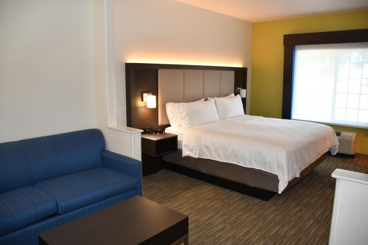 Suite at Holiday Inn Express & Suites Evanston by IHG