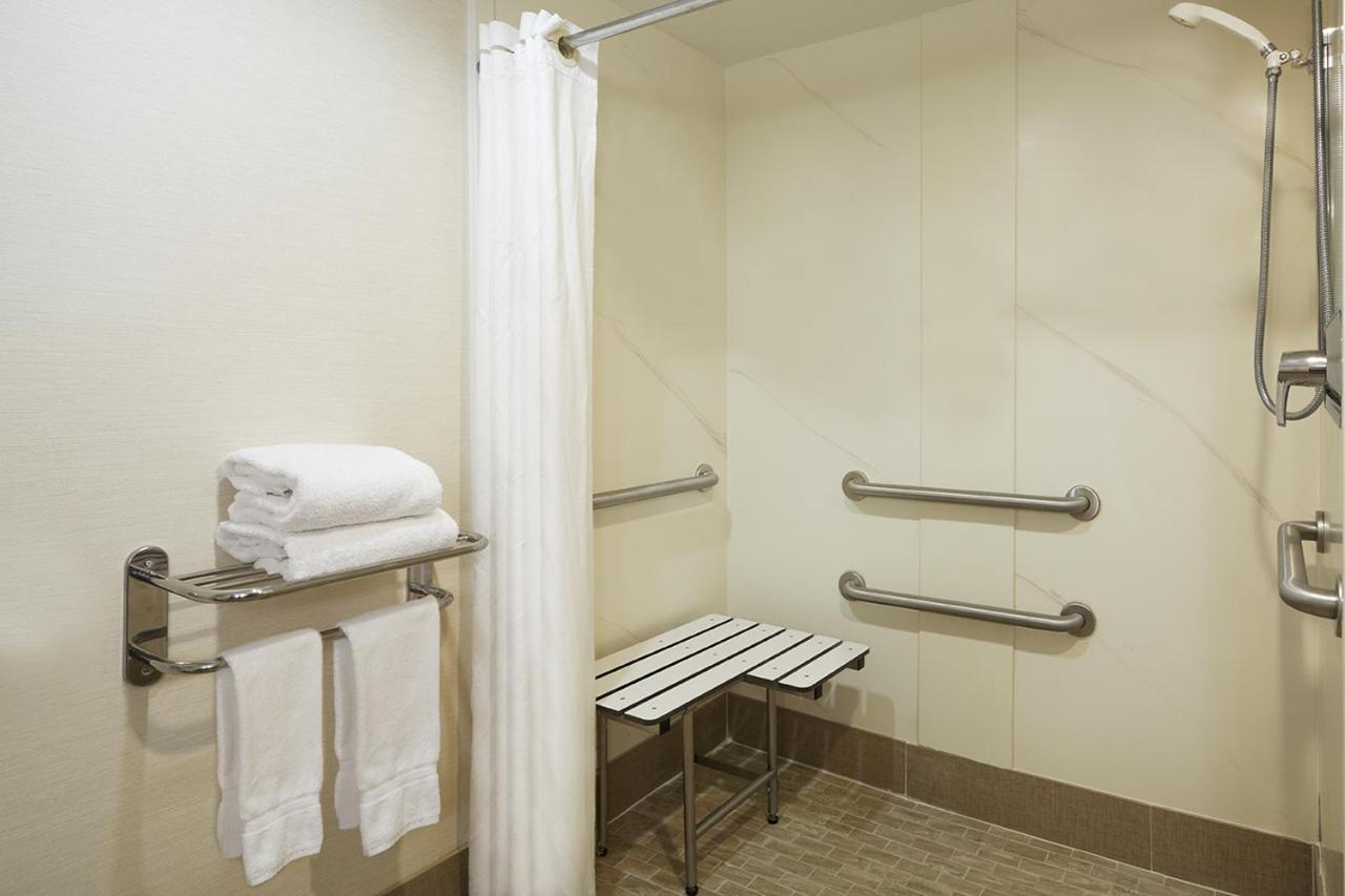 King Suite - Disability Access/Non-Smoking at Comfort Suites Innsbrook - Short Pump