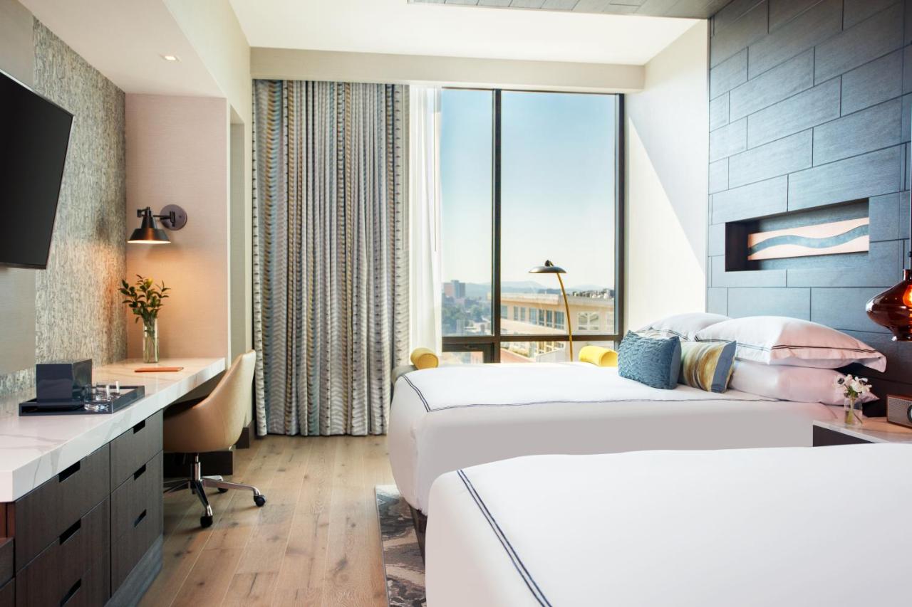 Queen Room with Two Queen Beds Mountain View at Kimpton Hotel Arras by IHG