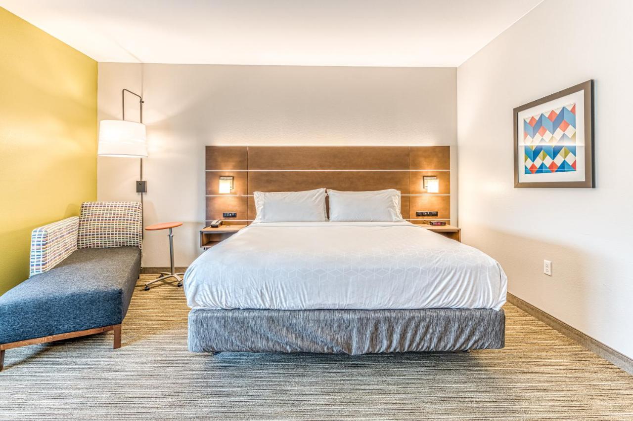 King Room - Mobility Access/Roll in Shower - Non-Smoking at Holiday Inn Express & Suites Rantoul by IHG