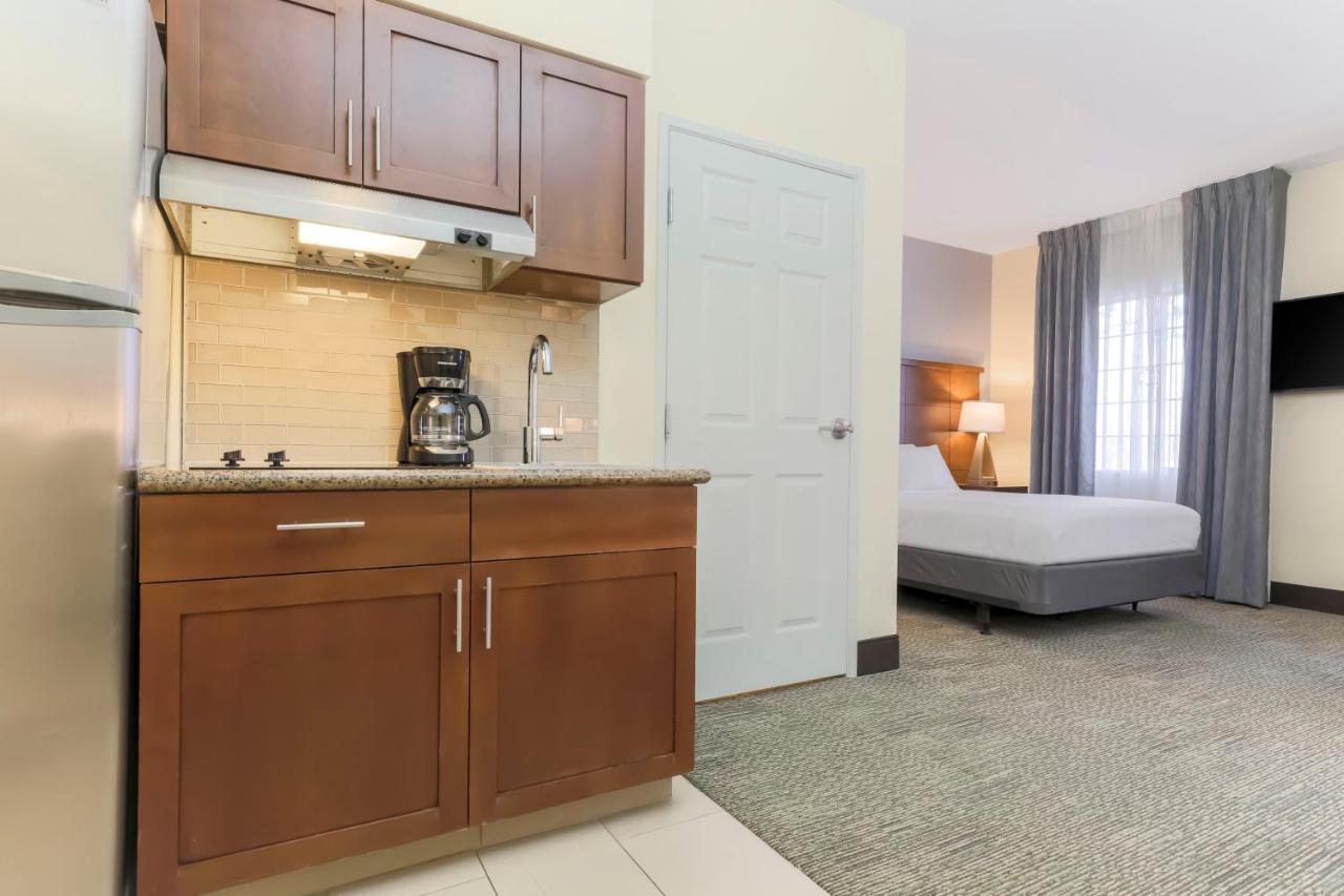 Studio Queen Suite with Mobility Accessible Tub at Staybridge Suites Reno by IHG