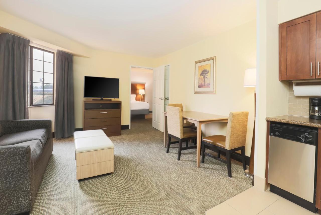 Two-Bedroom Suite with Bath Tub - Disability Access/Non-Smoking at Staybridge Suites Reno by IHG