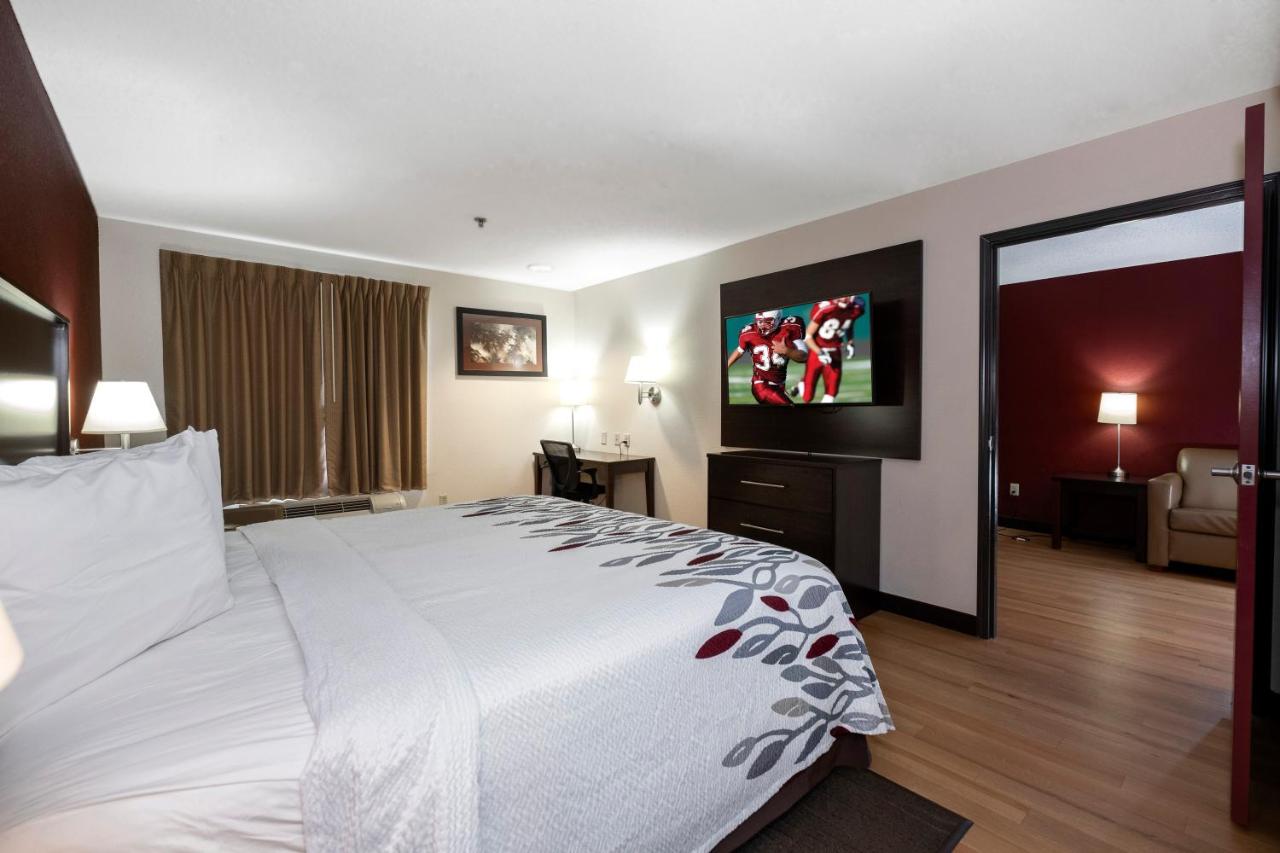 Suite King Room - Disability Access/Non-Smoking at Red Roof Inn & Suites Dover Downtown