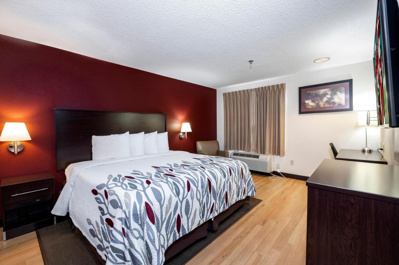 Suite King Room - Disability Access/Non-Smoking at Red Roof Inn & Suites Dover Downtown