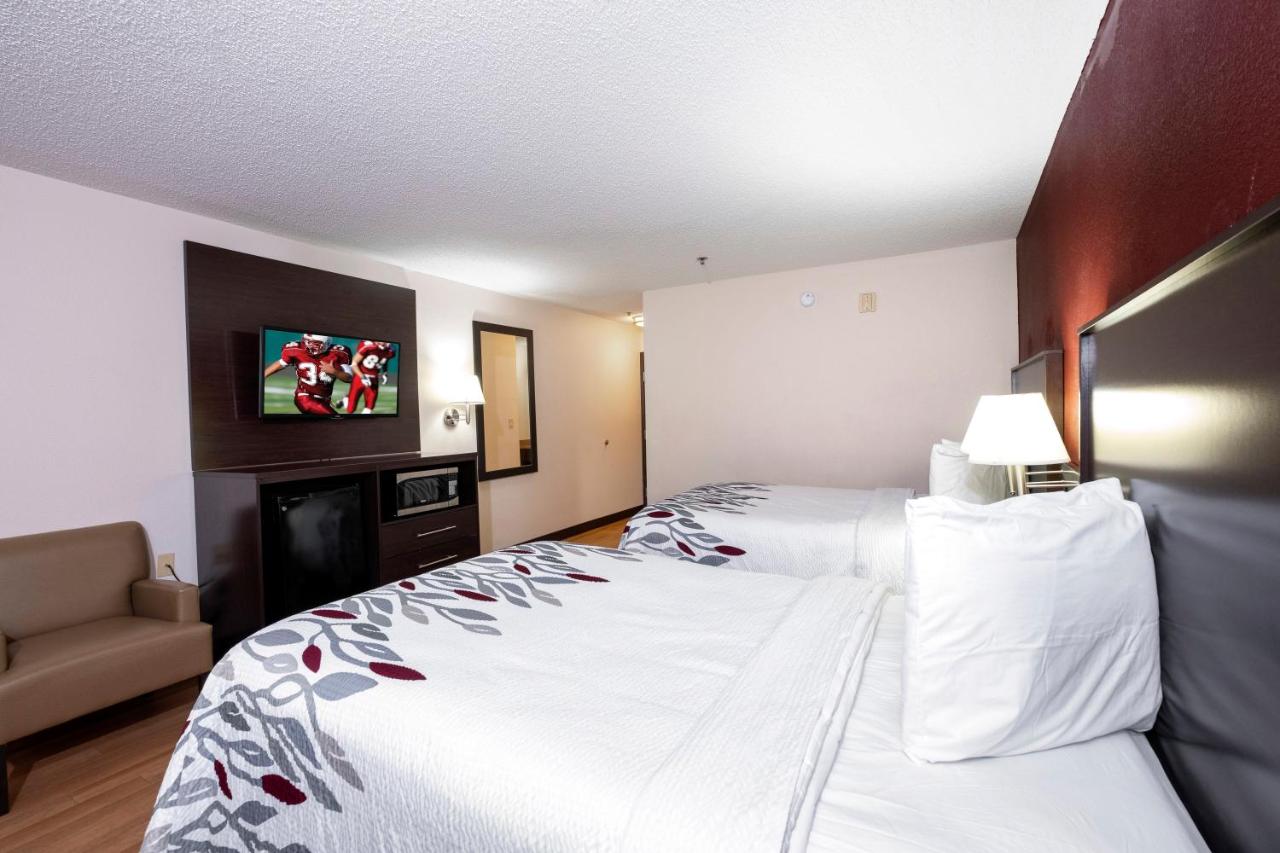 Deluxe Double Room with Two Double Beds - Smoking at Red Roof Inn & Suites Dover Downtown
