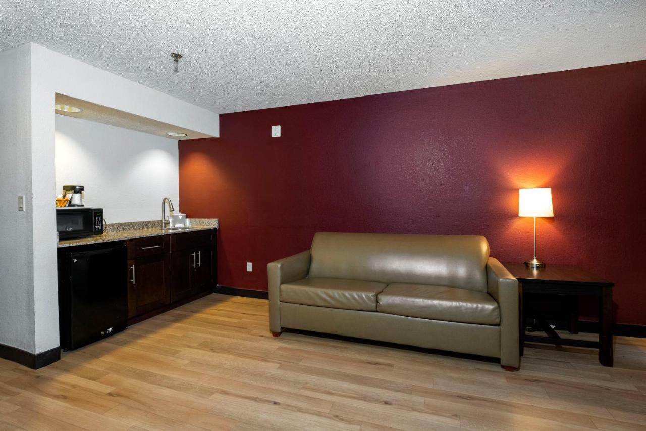 Suite King Room - Non-Smoking at Red Roof Inn & Suites Dover Downtown