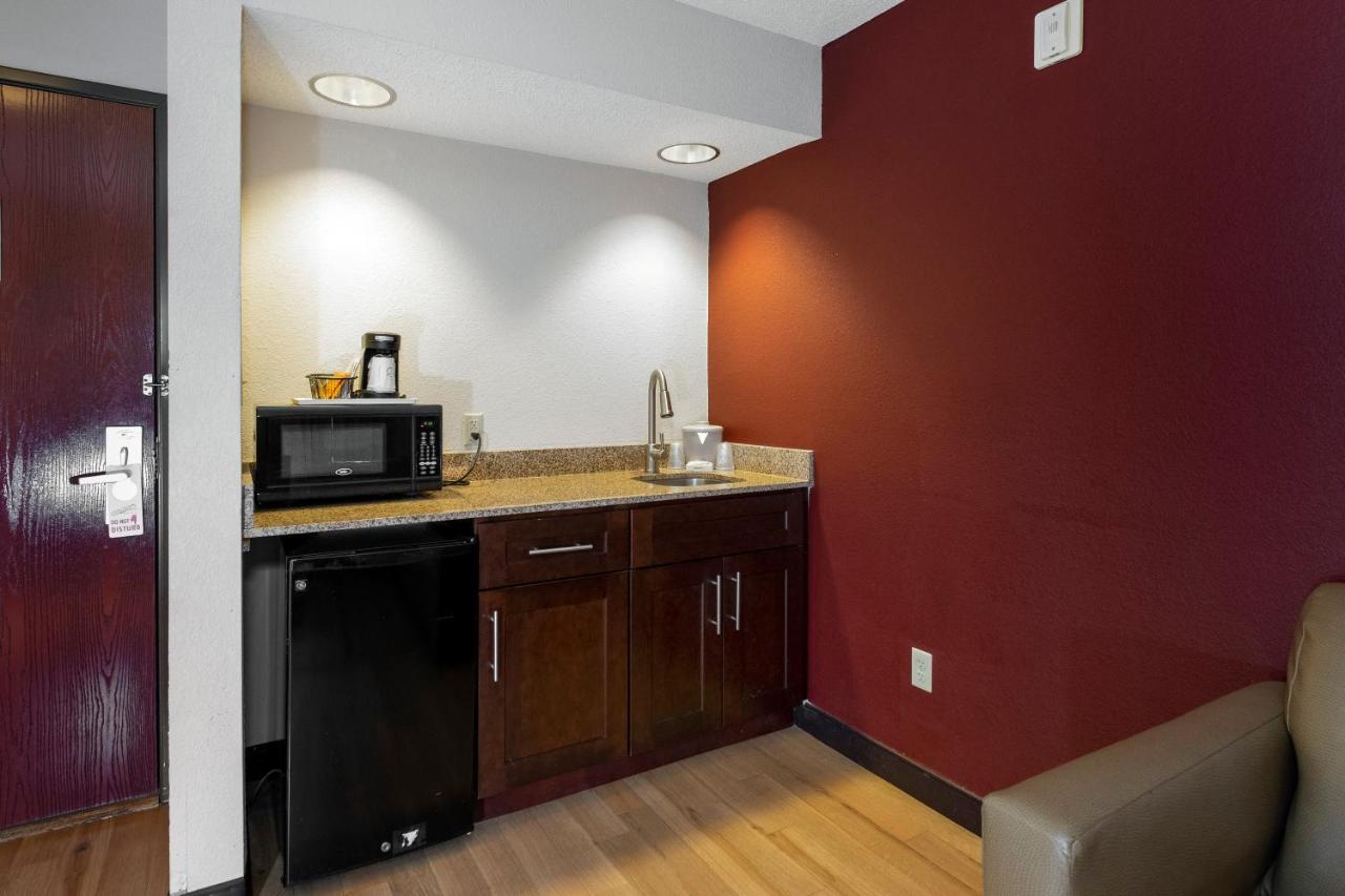Suite King Room - Non-Smoking at Red Roof Inn & Suites Dover Downtown
