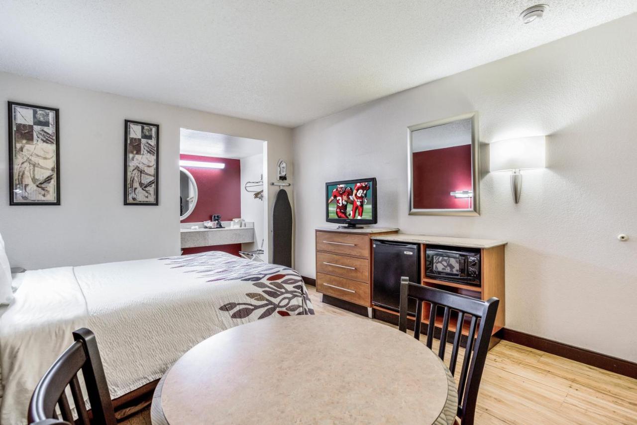 Deluxe Queen Room - Smoke Free at Red Roof Inn Gallup