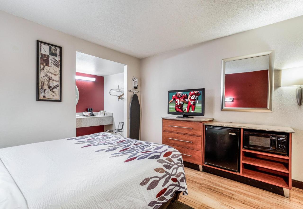 Deluxe Queen Room - Smoke Free at Red Roof Inn Gallup