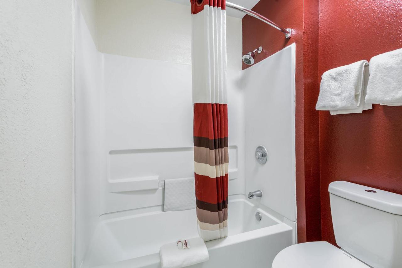 Superior King Room - Smoke Free at Red Roof Inn Gallup