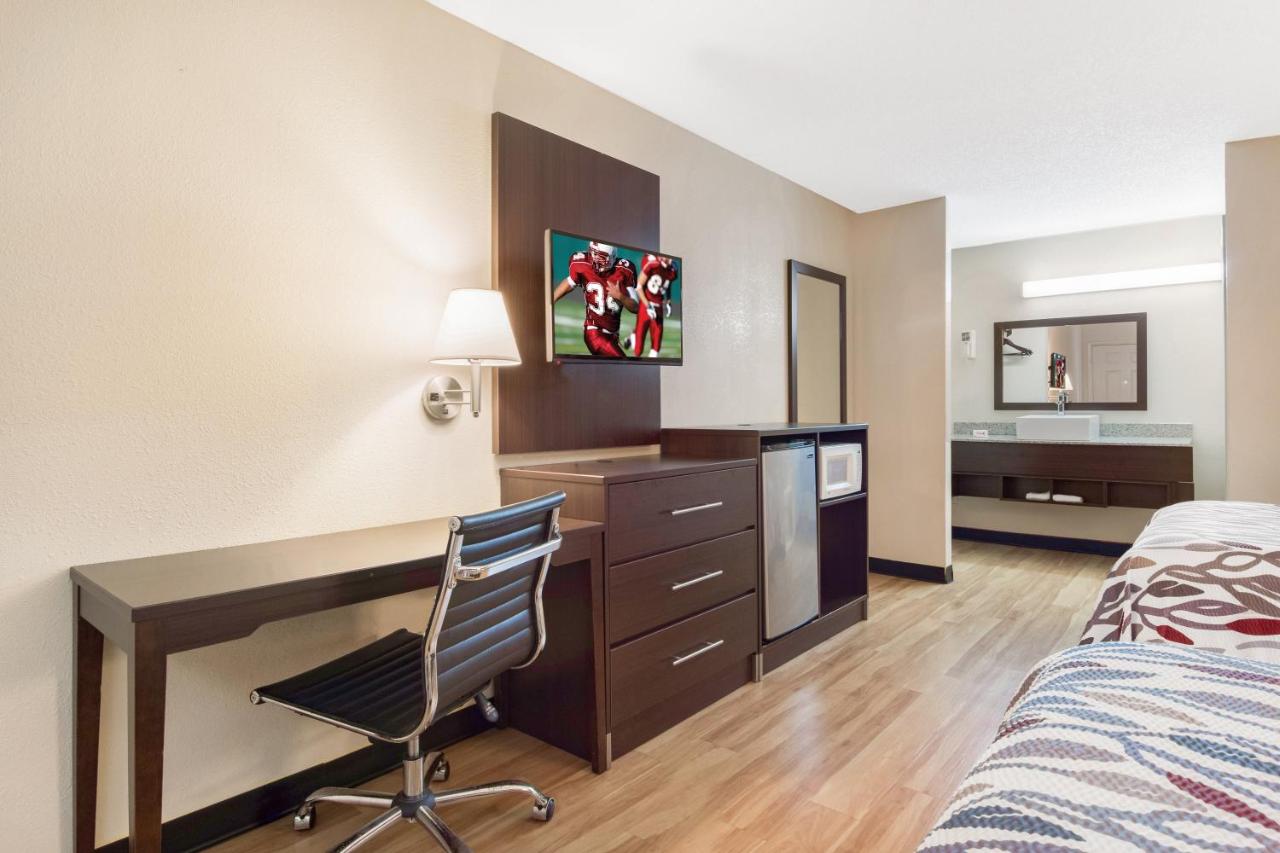 Deluxe Room with Two Double Beds Disability Access Non-Smoking at Red Roof Inn Acworth - Emerson/ LakePoint South
