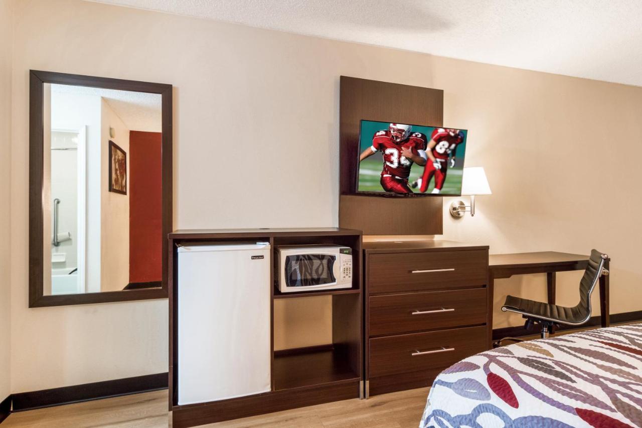 Deluxe Room with Two Double Beds Disability Access Non-Smoking at Red Roof Inn Acworth - Emerson/ LakePoint South
