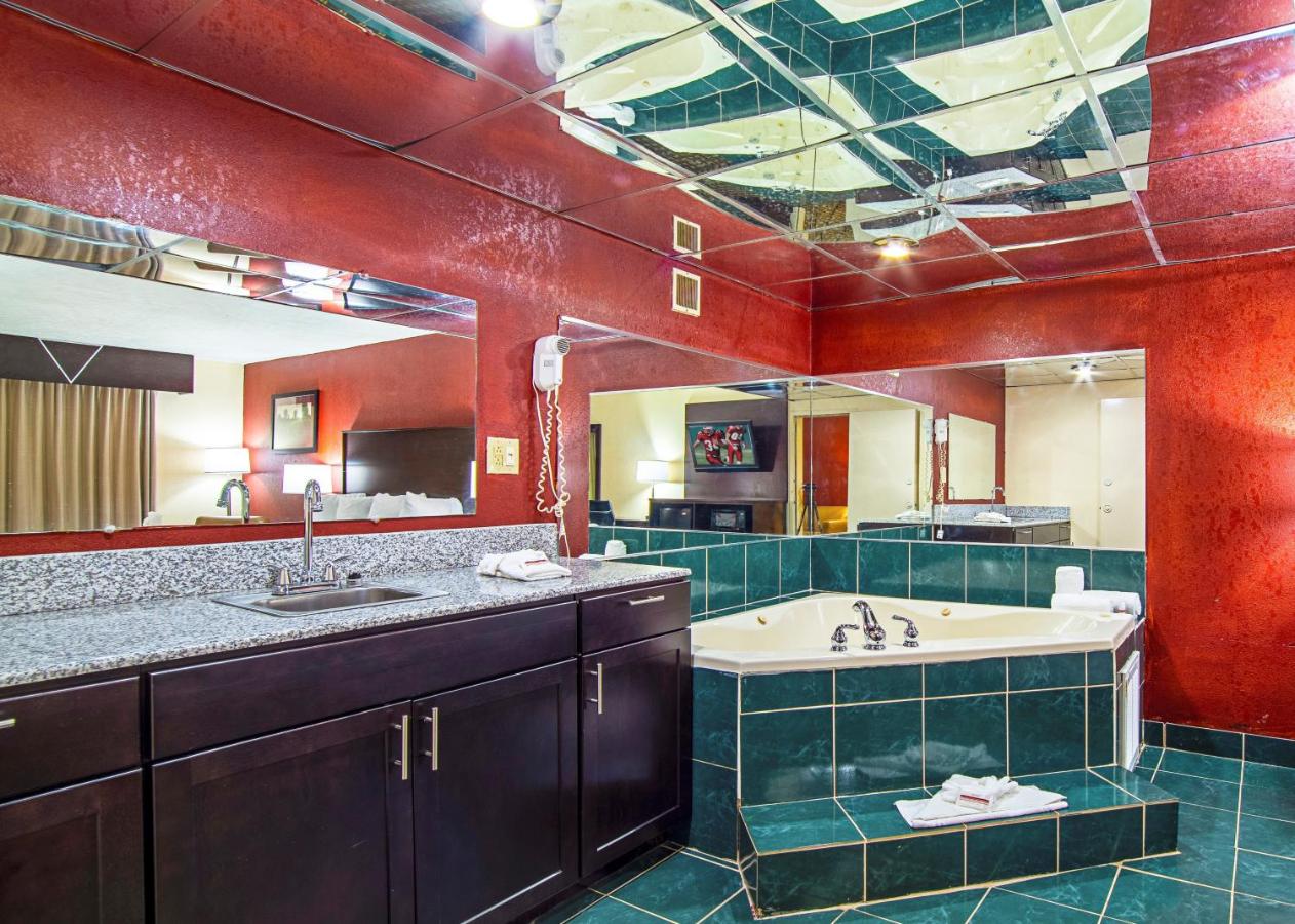 Suite King with Spa Bath Non-Smoking at Red Roof Inn & Suites Greenwood, SC