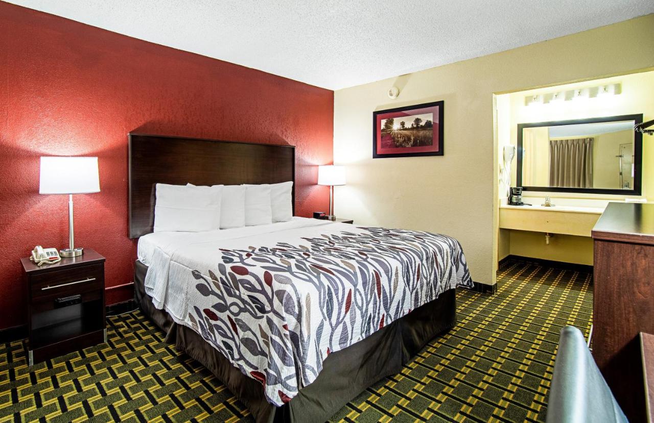 Deluxe King Room Disability Access Non-Smoking at Red Roof Inn & Suites Greenwood, SC