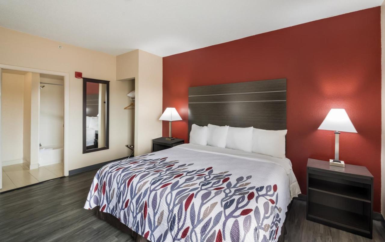 Suite King Room - Non Smoking at Red Roof Inn & Suites Austin East - Manor
