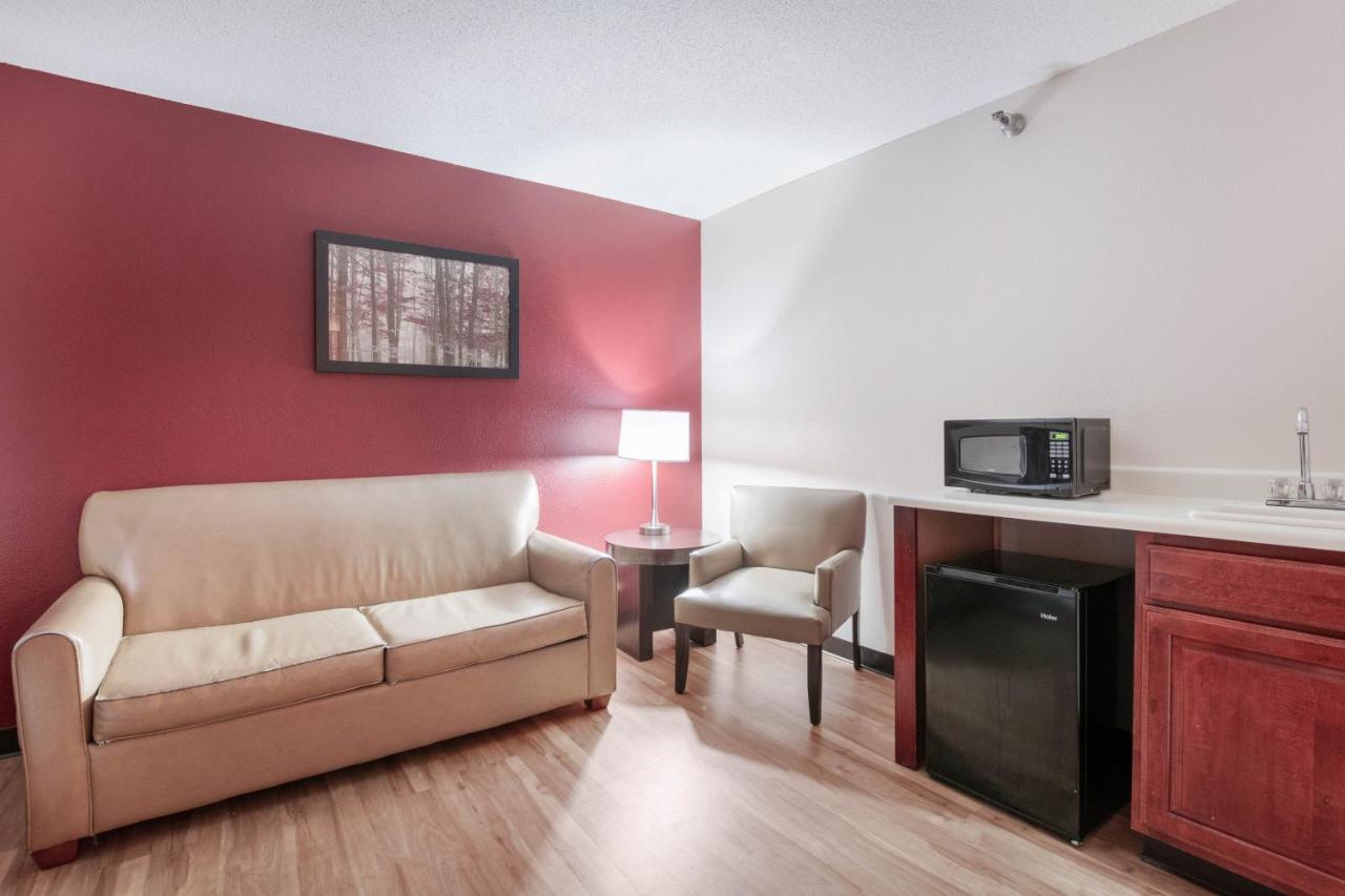 Suite King with Spa Bath Non-Smoking at Red Roof Inn Richmond, KY