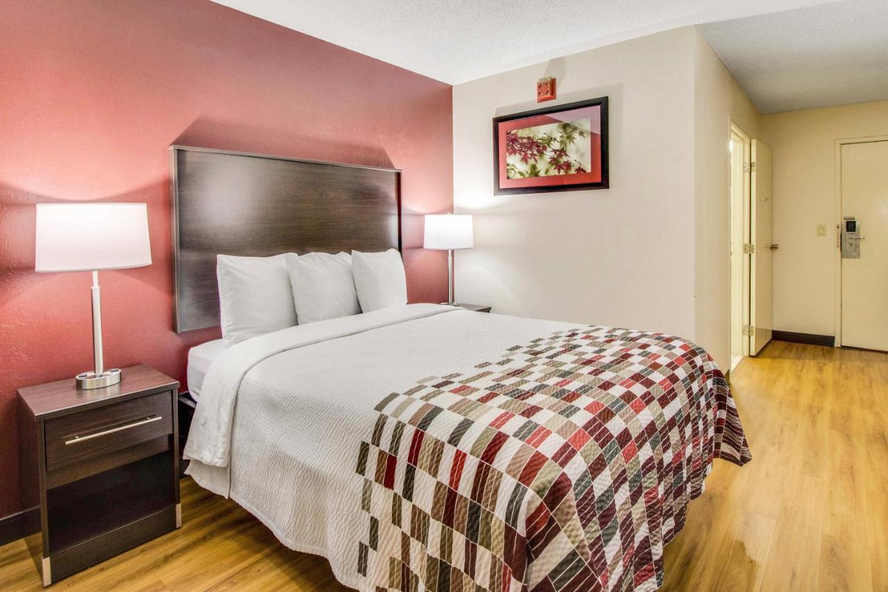 Deluxe King Room Non-Smoking at Red Roof Inn Franklin, KY