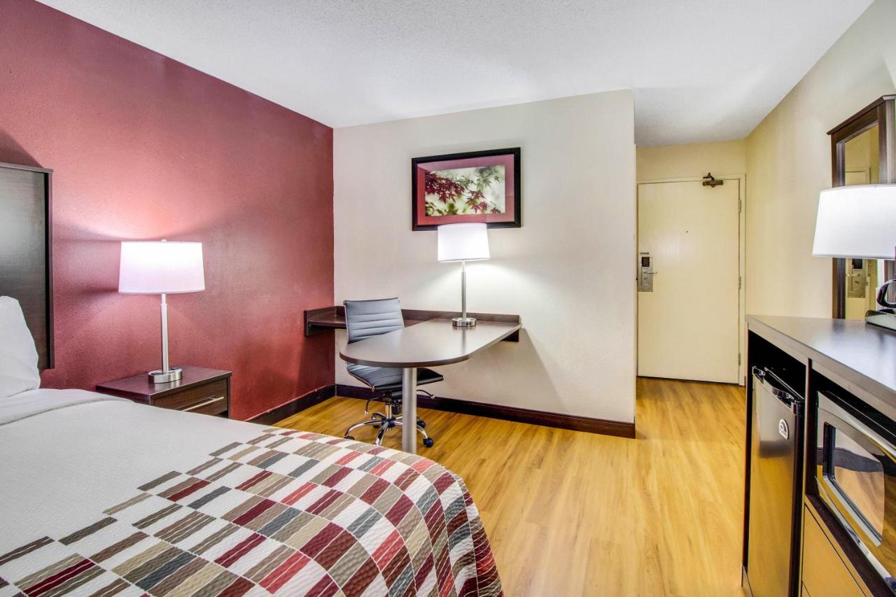 Superior King Room Non-Smoking at Red Roof Inn Franklin, KY