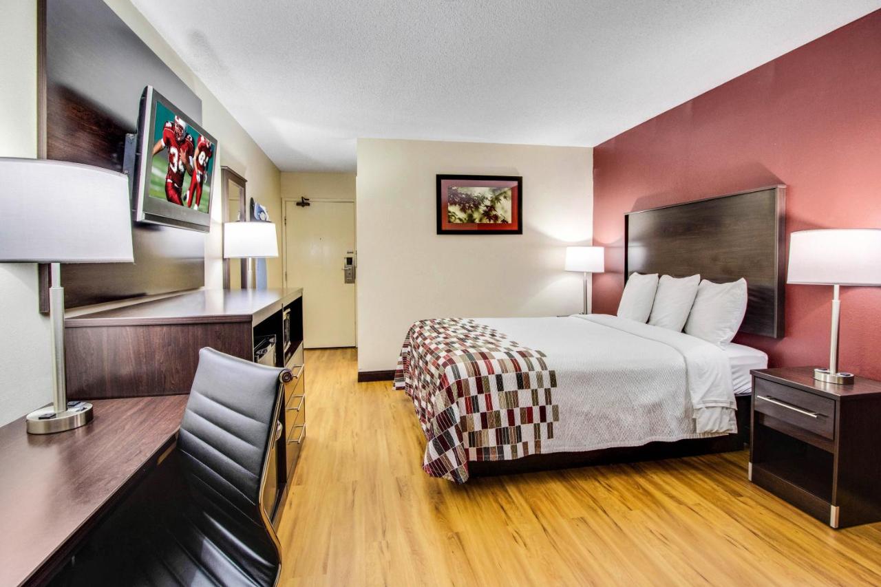 Deluxe King Room Non-Smoking at Red Roof Inn Franklin, KY