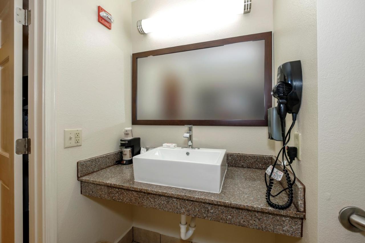 Superior King Room - Disability Access/Smoke Free at Red Roof Inn PLUS+ Hammond