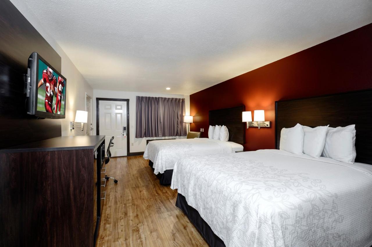 Deluxe Queen Room with Two Queen Beds Smoke Free at Red Roof Inn PLUS+ Hammond