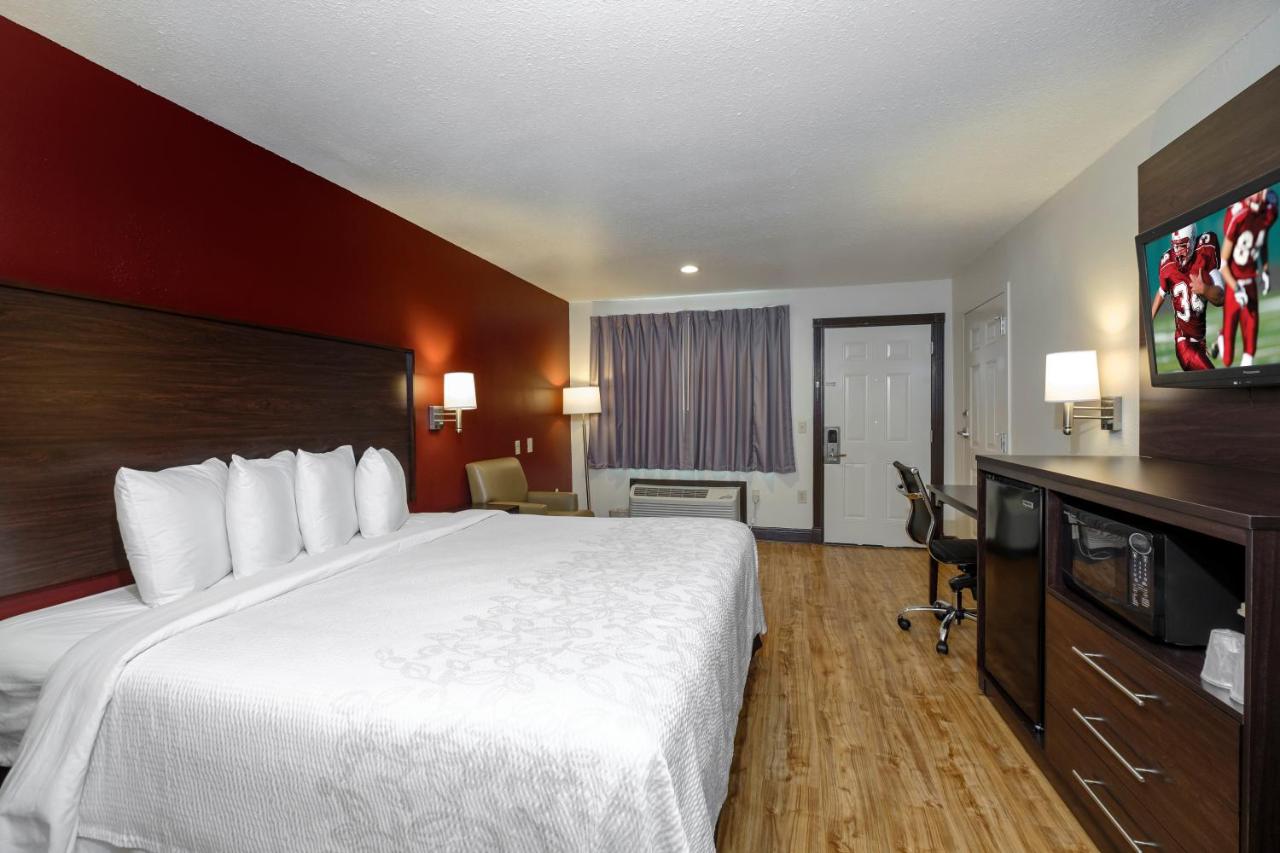 Superior King Room Smoke Free at Red Roof Inn PLUS+ Hammond