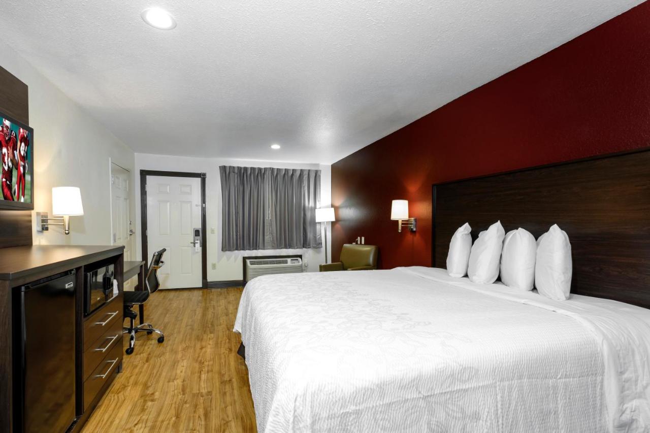 Superior King Room Smoke Free at Red Roof Inn PLUS+ Hammond