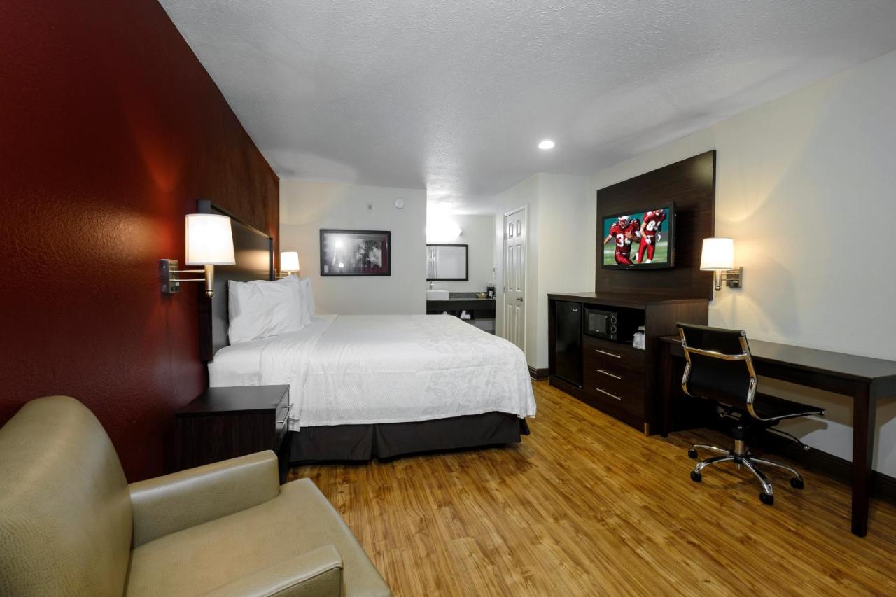 Superior King Room Smoke Free at Red Roof Inn PLUS+ Hammond