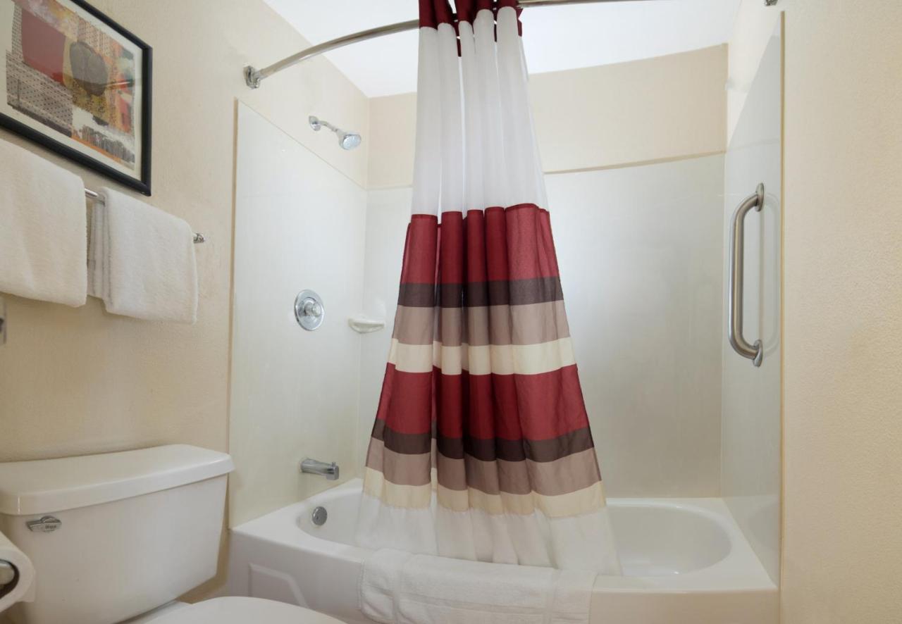 Suite Double Room with Two Double Beds - Smoke Free at Red Roof Inn Hilton Head Island